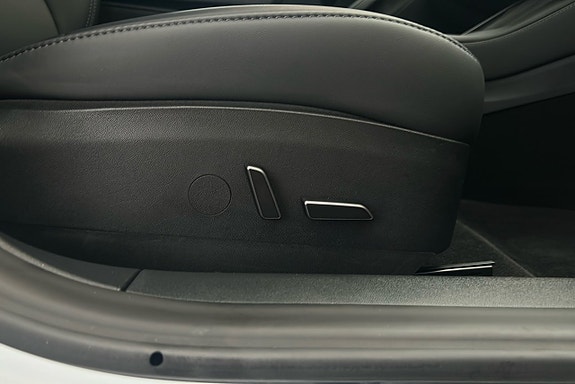 Tesla Model 3 17 of 26