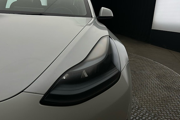 Tesla Model 3 10 of 26