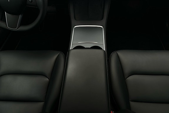 Tesla Model 3 8 of 26