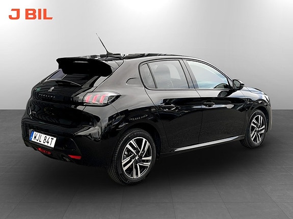Peugeot 208 3 of 16