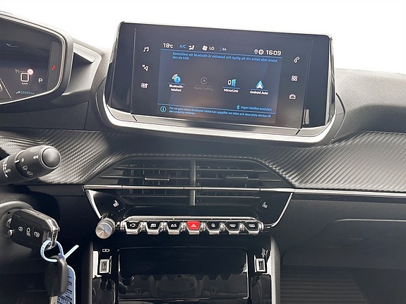 Peugeot 208 10 of 16