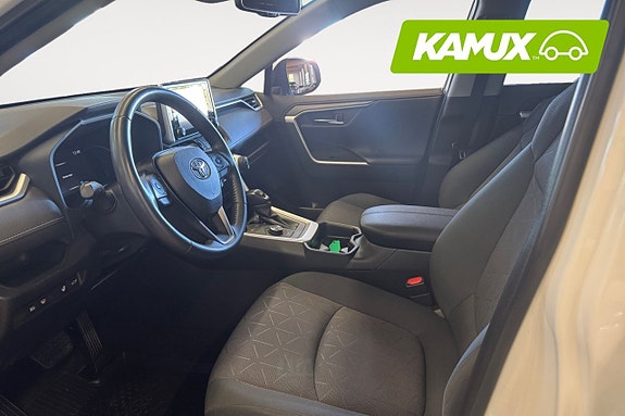 Toyota RAV4 9 of 23
