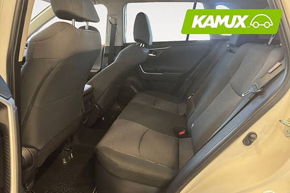 Toyota RAV4 14 of 23