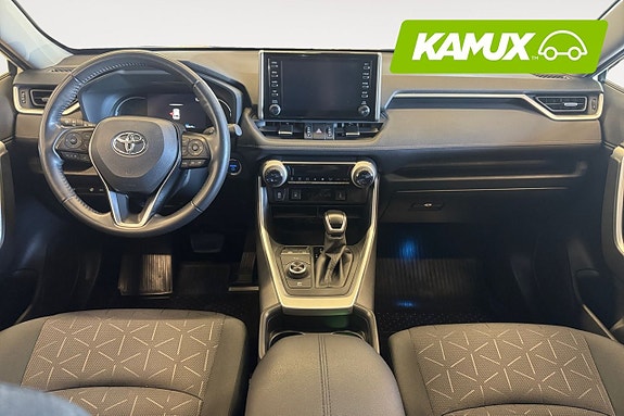 Toyota RAV4 10 of 23