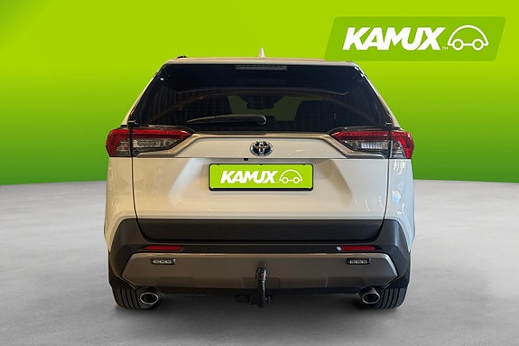 Toyota RAV4 5 of 23