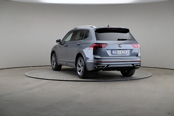 Volkswagen Tiguan Allspace 2 of 27
