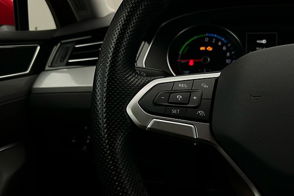 Volkswagen Passat 24 of 27