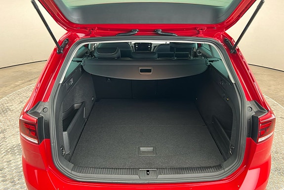 Volkswagen Passat 14 of 27