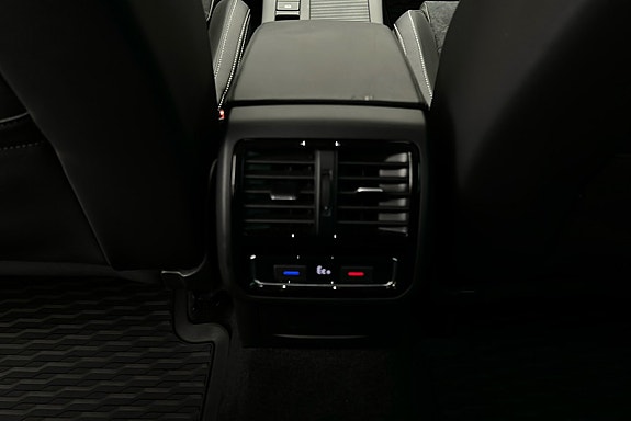 Volkswagen Passat 20 of 27