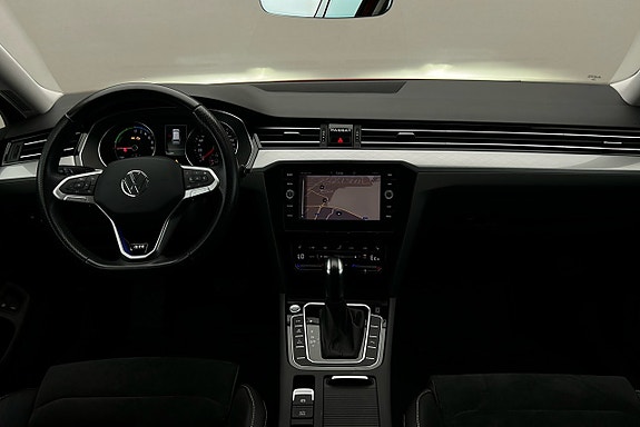 Volkswagen Passat 6 of 27