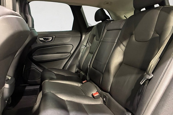 Volvo XC60 14 of 17