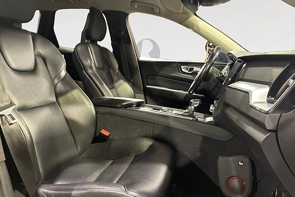 Volvo XC60 15 of 17