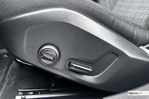 Volvo V60 13 of 30