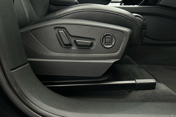Audi e-tron 17 of 26