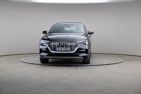 Audi e-tron 3 of 26