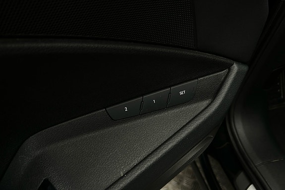 Audi e-tron 18 of 26