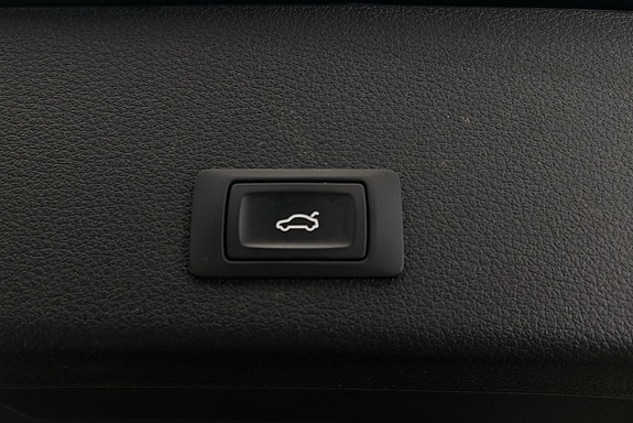 Audi e-tron 15 of 26