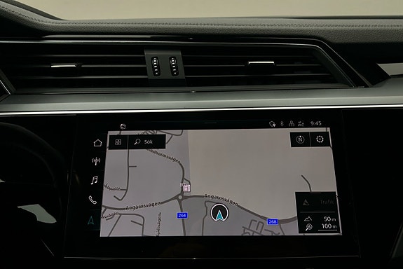 Audi e-tron 8 of 26