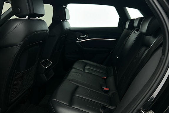Audi e-tron 13 of 26
