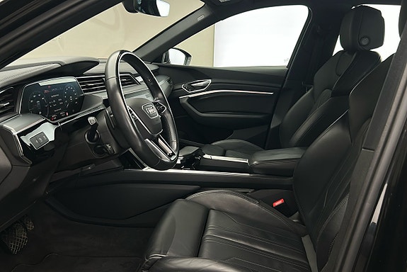Audi e-tron 10 of 26