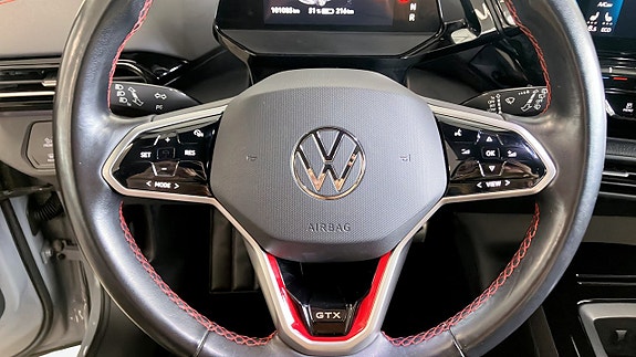Volkswagen ID.4 GTX 14 of 25
