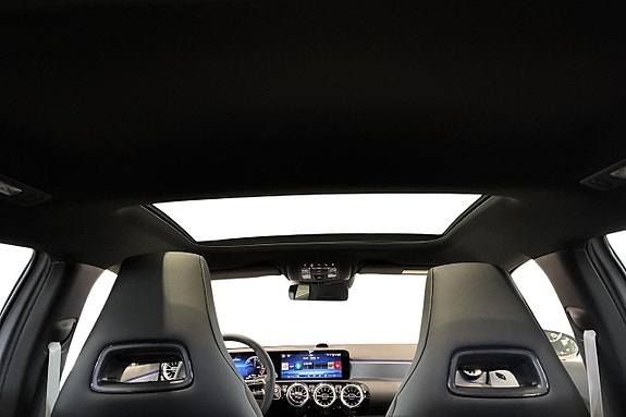 Mercedes-Benz A250 9 of 19
