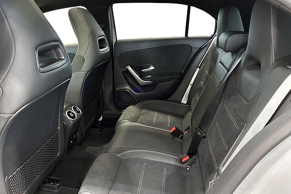 Mercedes-Benz A250 11 of 19