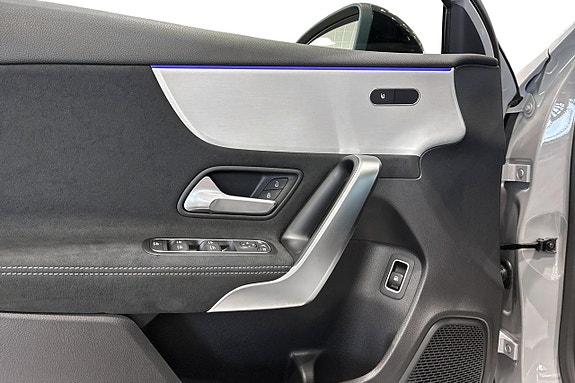 Mercedes-Benz A250 18 of 19