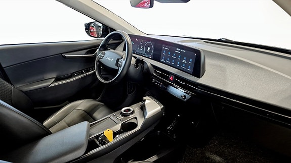 Kia EV6 7 of 12