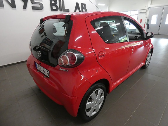 Toyota Aygo 5 of 16