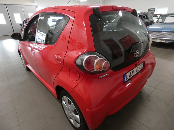 Toyota Aygo 4 of 16