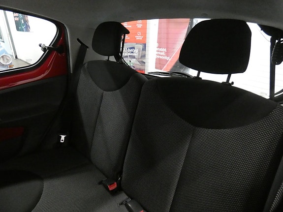 Toyota Aygo 14 of 16