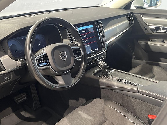 Volvo V90 2 of 12