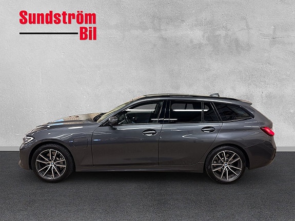 BMW 330e 4 of 25