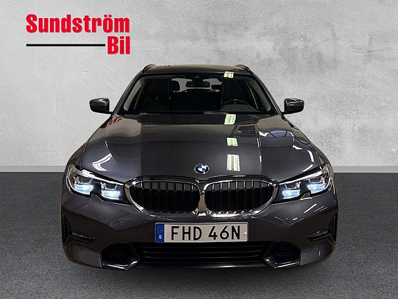 BMW 330e 9 of 25