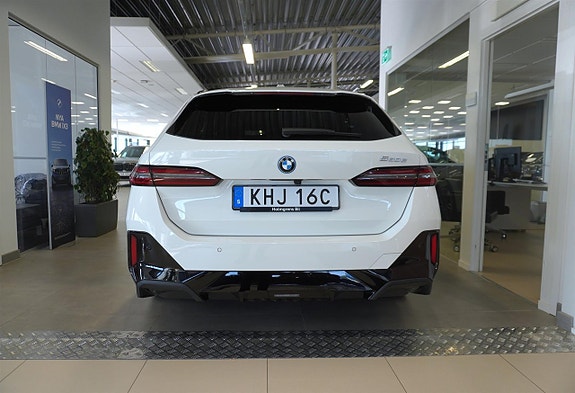 BMW 530e 5 of 26