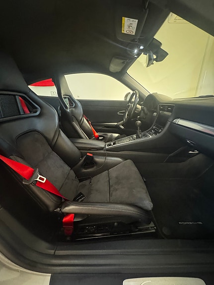 Porsche 911 Carrera 2 of 3