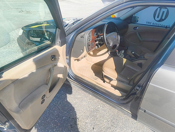 Saab 9-5 3 of 5