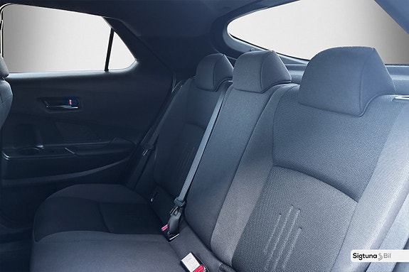 Toyota C-HR 15 of 26