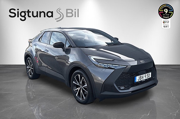 Toyota C-HR 3 of 26