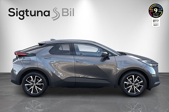 Toyota C-HR 4 of 26