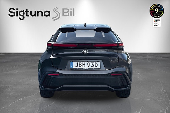 Toyota C-HR 6 of 26