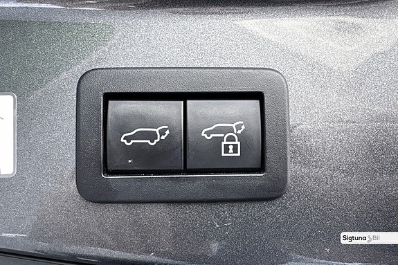 Toyota C-HR 10 of 26