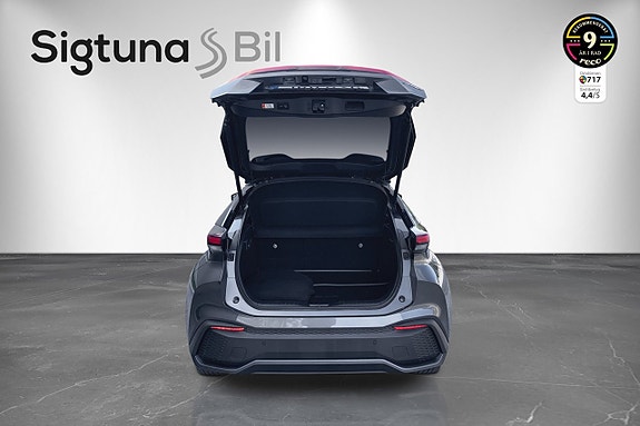Toyota C-HR 9 of 26