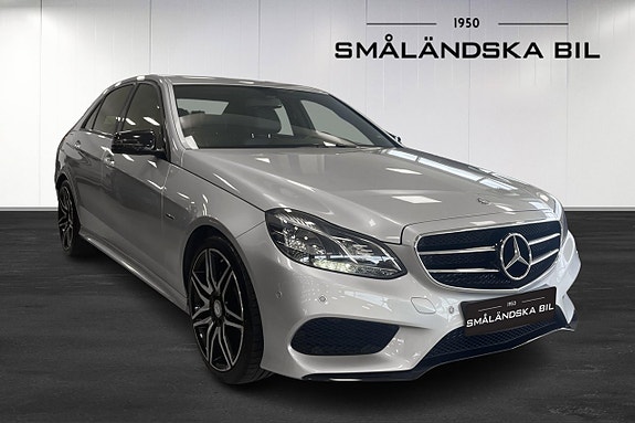 Mercedes-Benz E220 2 of 11