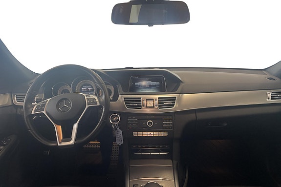 Mercedes-Benz E220 8 of 11