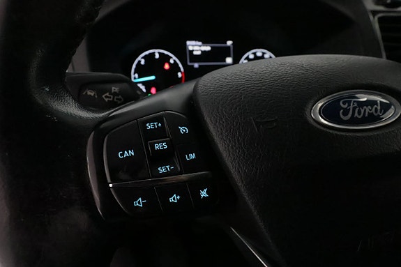 Ford Transit Custom 13 of 23