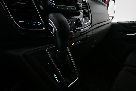 Ford Transit Custom 16 of 23