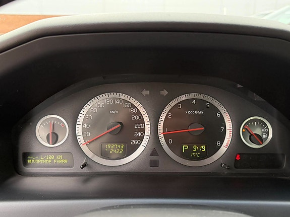 Volvo V70 18 of 22
