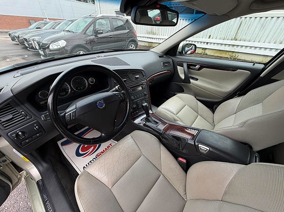 Volvo V70 10 of 22